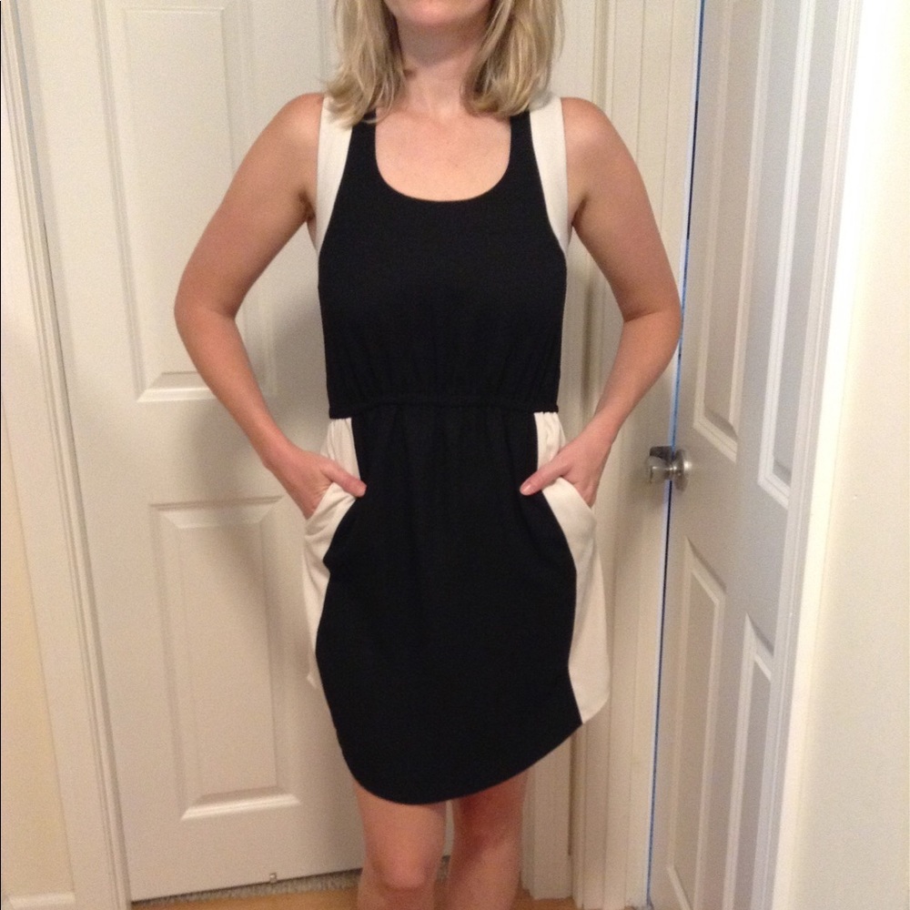 Banana Republic Dress! Never worn! All must go